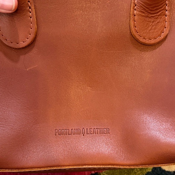 Portland Leather Small Raindrop Crossbody Bag in Honey - Picture 2 of 10